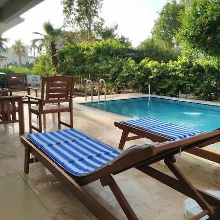Eucalyptus House, Vacation In באלאק