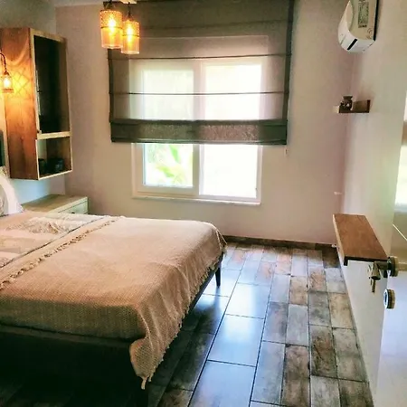 Eucalyptus House, Vacation In בית נופש באלאק